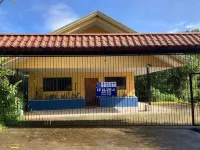 Verdant Arthouse w/ Riverview - minutes from cataratas! Hotel a Bajos del Toro