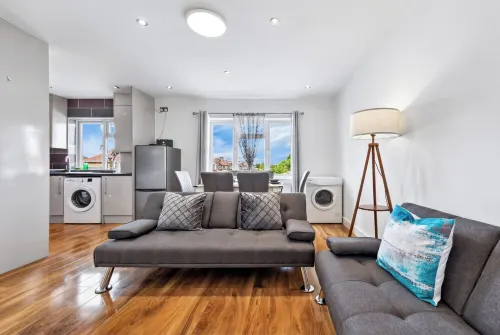 Bright Modern 4BR|2BA Gem in Wembley / Harrow - Perfect for Families - Sleeps 8 Hotels in Harrow