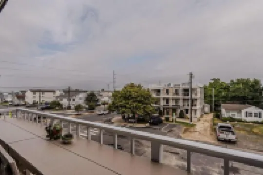 Beach Block Freshly renovated 2-bedroom condo in lovely Dewey Beach on Rodney st