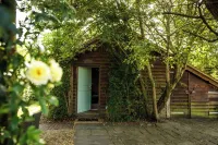 Cabin set in rural Kent on a private plot of 30 acres with use of a pool Hotels near St Mary the Virgin Church, High Halden