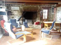 Traditional farmhouse with large garden. Porsliogan beach 500m away on foot. Hotels in Le Conquet