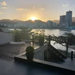 Mansão com com Piscina e Incrivel Para o Mar e Cidade de Itapema