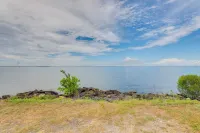 Bonneau Vacation Rental w/ Private Yard!