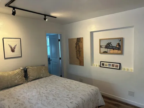 3283 Lincoln. Beach & Town 2 Blocks Away. Private. Families/Dogs. Safe Parking. 칼즈배드 호텔