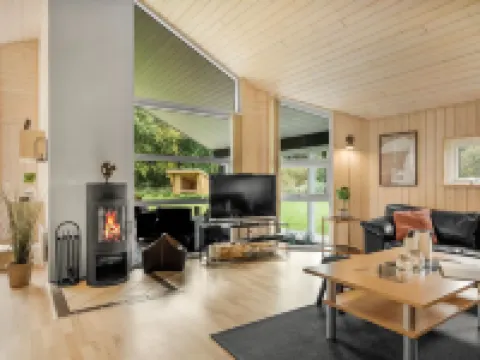 "Femke" - 250m to the Fjord