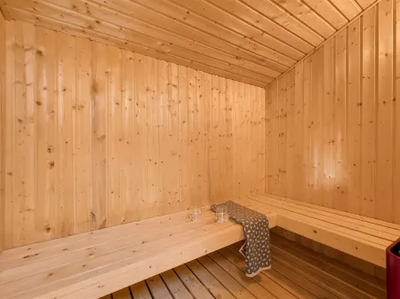 "Ellis" - 700m to the Fjord