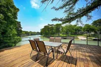 호화로운 호수가 보이는 오아시스 - 보트 독 - 화덕 맥퀸이 호텔