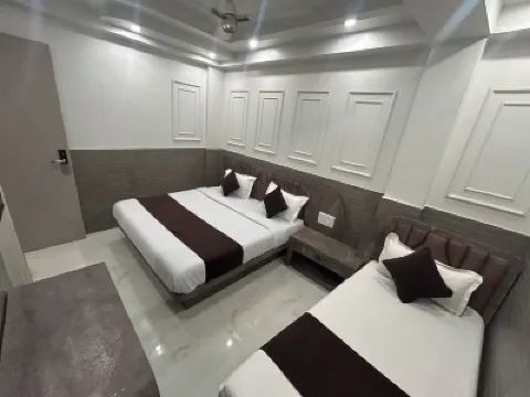 Hotel Shree Guru Hotels in 