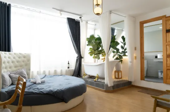 AMIGO Luxury Palace - Near Dalat Night Market