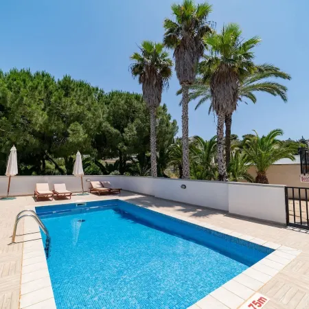 Villa Hibiscus 3 Bedroom Villa with Private Pool