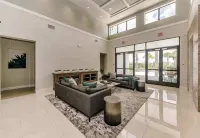 Chic Villa Domani Retreat 9ppl Hotels in Loughman