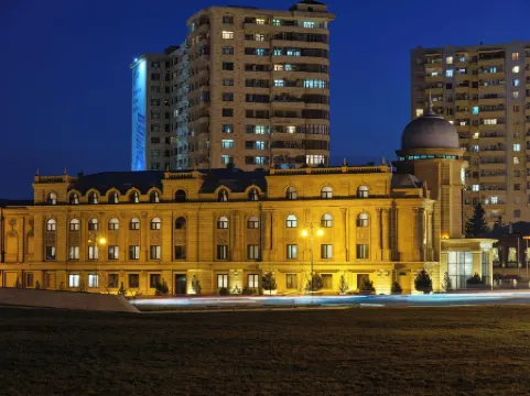 The Central Point Hotel Baku Отели рядом с достопримечательностью «Центр Гейдара Алиева»