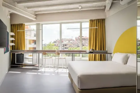 BYPILLOW Flamant Отели рядом со станцией Sant Andreu Comtal - Railway Station