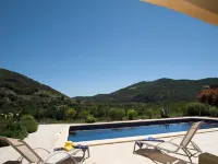Roquebrun Villa with Pool - วิลล่า