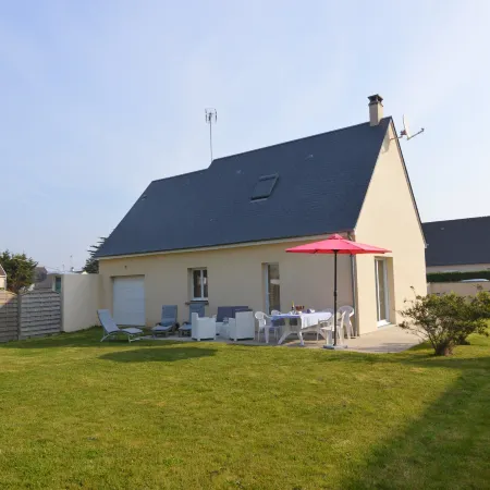 Denneville Coastal Escape with garden