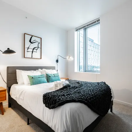 2BR | Pool, Gym, Rooftop | Bellevue | Sophari A