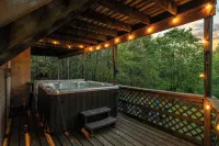 Sky View Chalet by AvantStay Stunning Interior Spacious Deck Hot Tub View