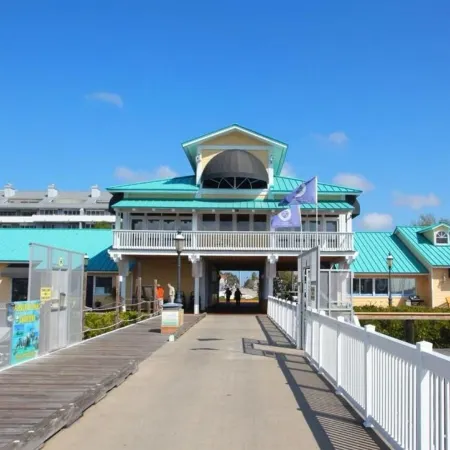 Endless summer in beautiful house with heated pool