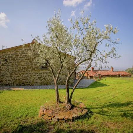 Villa in Cortona with Pool and Val di Chiana View