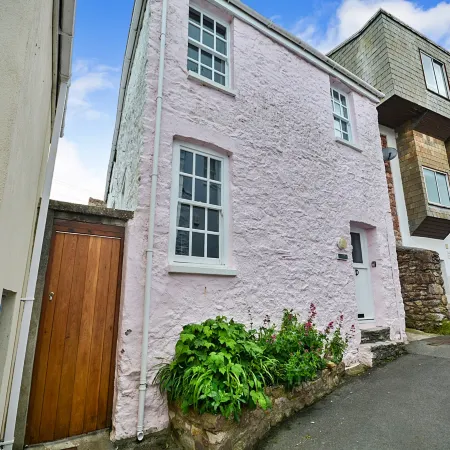 Cottage in Cornwall near Golden Beaches Отели в г. Торпойнт