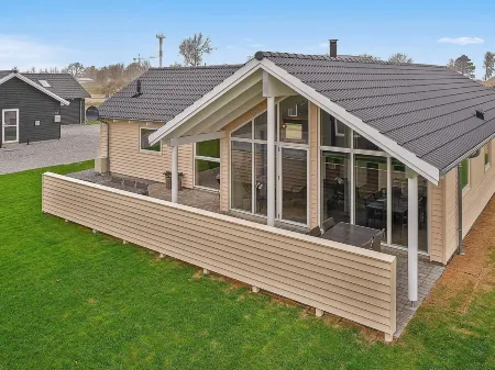 10 person holiday home in Hasselberg