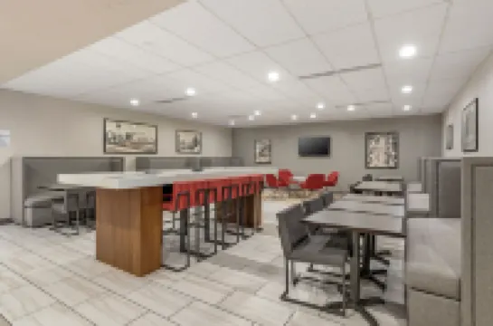 Best Western Plus Waterloo & Cedar Falls