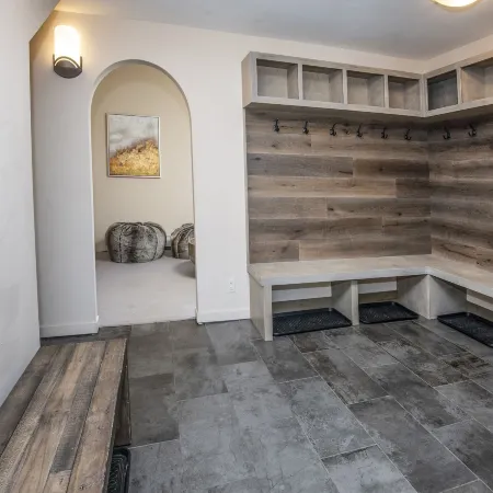 814 Eagle Dr. 4 Bedroom Home by RedAwning