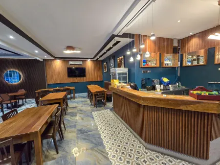 Altori Park Hotel Отели рядом с достопримечательностью «Tropicana Beach Resort»