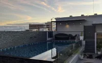 The Seens Hotel - Rooftop Pools