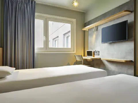 Ibis Budget Paris Aubervilliers Hotels near Centre De Formation Louise Couvé