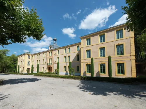 Romantic Château Stay Rhône