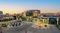 Crowne Plaza Manama (Bahrain) Hotels near Pearling Path Visitor and Experience Center