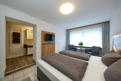 Moselhotel Sonnenuhr Hoteller i Wehlen