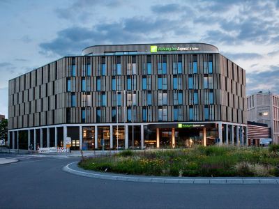 Holiday Inn Express & Suites MONHEIM AM RHEIN by IHG