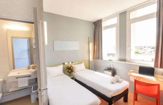 宜必思快捷勒芒中心酒店