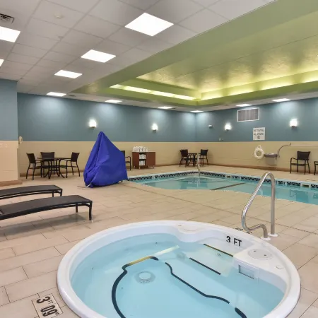 Holiday Inn Express & Suites SPRINGFIELD-MEDICAL DISTRICT by IHG