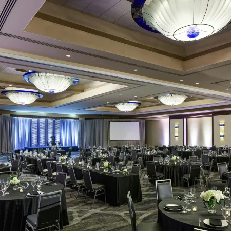 Renaissance Phoenix Downtown Hotel