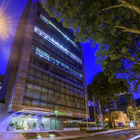 Holiday Inn Express BOGOTA - PARQUE LA 93 by IHG Отели рядом с достопримечательностью «Всемирный торговый центр»