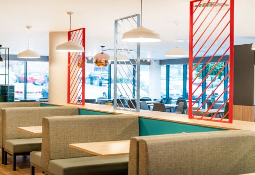 홀리데이 인 입구