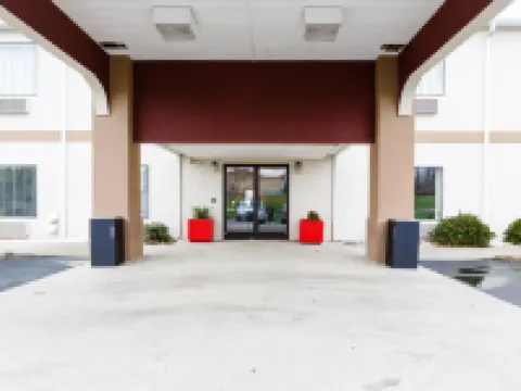 Red Roof Plus+ Danville, KY Hotels in Boyle County