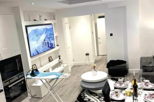 Uppamosluxurious London House With 4 Bedrooms Hotels in Dagenham