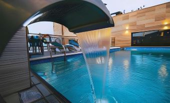 Iridium 70 Hotel