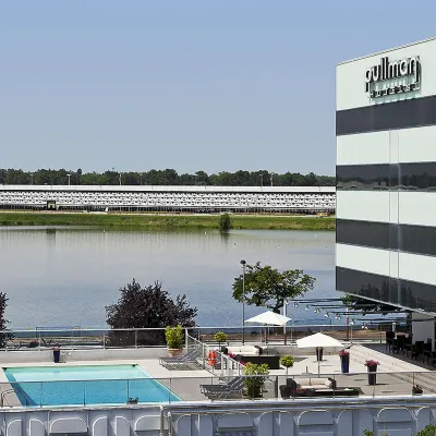 พูลแมน บอร์กโดซ์ ลัค โรงแรมใกล้Congresses and Exhibitions Bordeaux