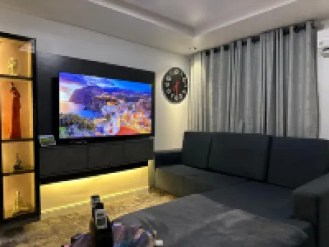 Luxurious Abuja Apartment with Private Entrance & Central AC Abuja otelleri