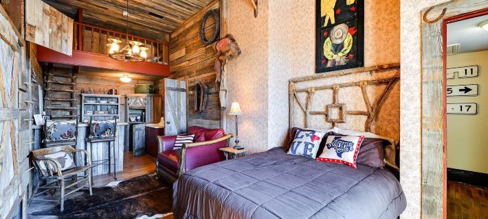 Western-Themed Decatur Studio on Main Street! Ξενοδοχεία στην πόλη Wise County