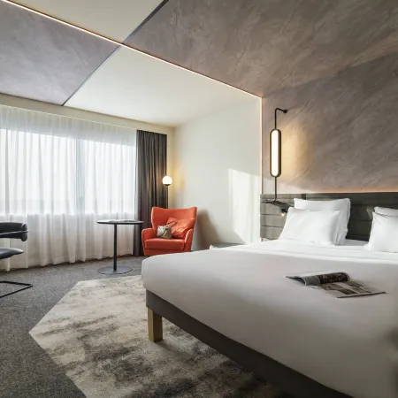 Novotel Rotterdam Brainpark Отели рядом с достопримечательностью «Роттердамский университет имени Эразма»