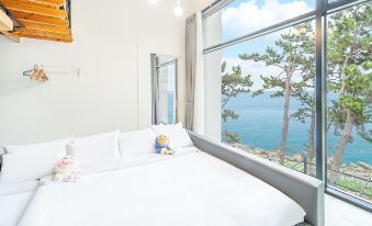 Yeosu Sea&Blue Family Pension