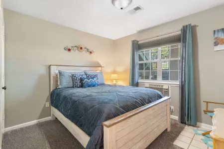 Holiday Hills Getaway - Branson - Golf Resort - Outdoor Pools