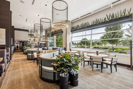 Sandman Hotel & Suites Calgary South Отели в г. Калгари