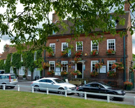 Falcon Inn Hotels in Uxbridge